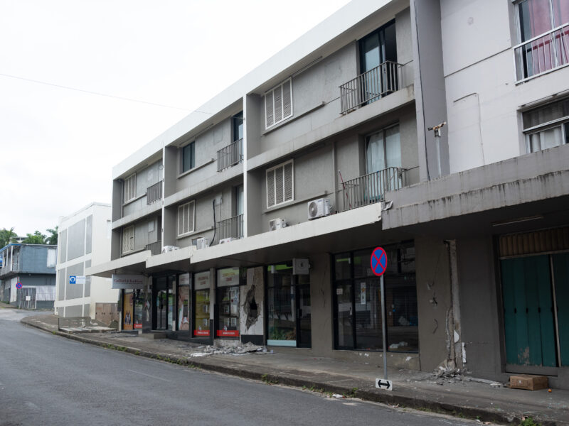 Des bureaux détruites en plein Port Vila (Caillard & Kaddour)